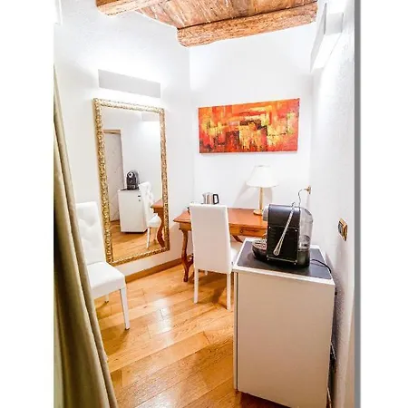 Maison Spagna Konukevi 4*