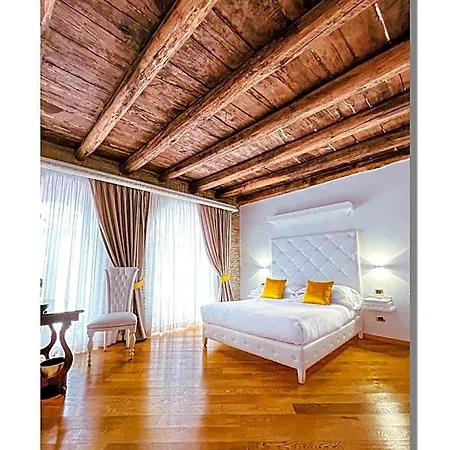 Maison Spagna Πανσιόν 4*
